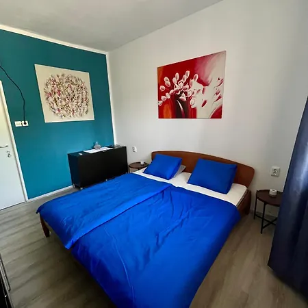 Center 2 Nastanitev v družini *